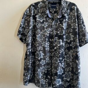 Tommy Bahama short sleeve button down casual shirt